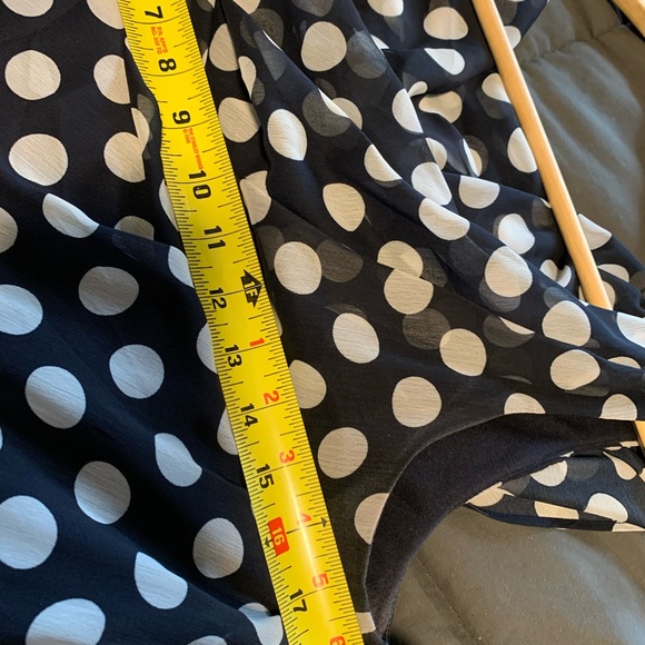 💜💲 SALE 💲💜 Beautiful polka dot dress. Size 8 - Picture 6 of 10